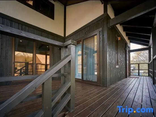 Slow House Niseko with Private Onsen