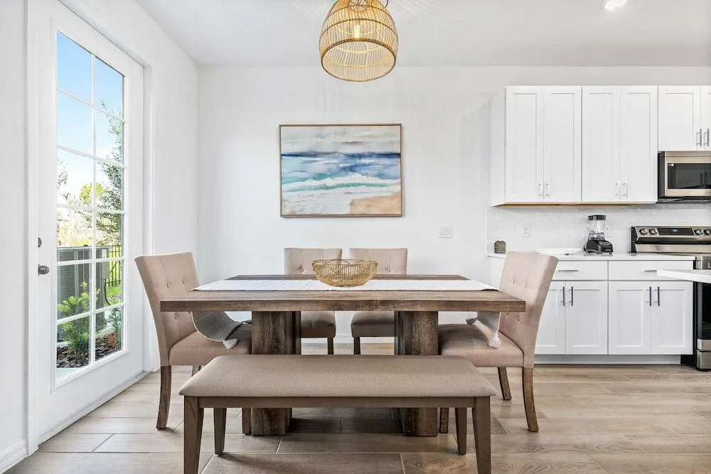 Lovely Townhome Sleeps 8