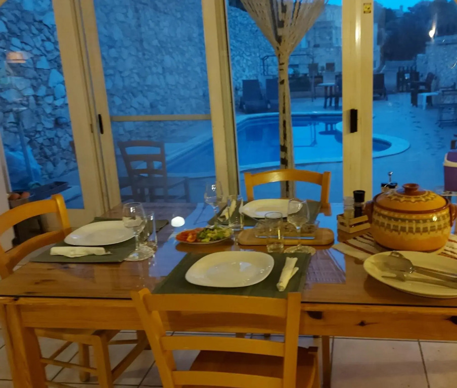 Gozo Inn Love
