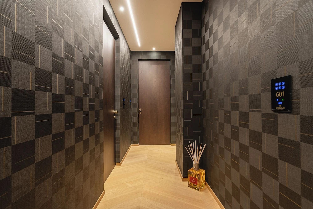 Green Park Penthouse Suite & Pool - Heated Pool