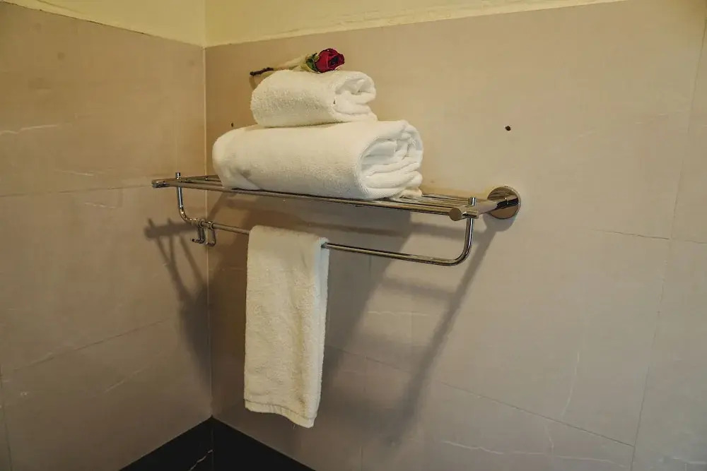 Merry Inn Luxe Suites Near KIAL