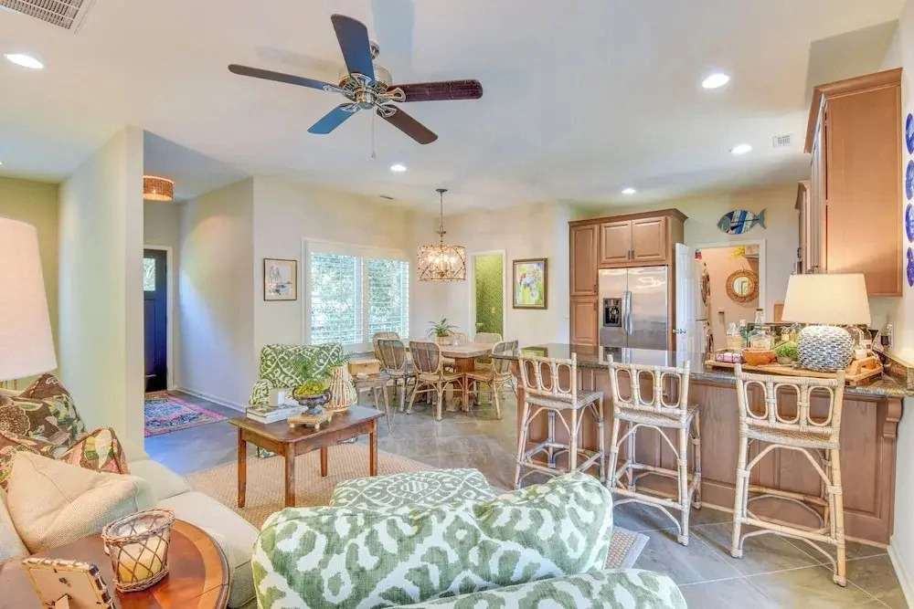 Lakefront Fun Near Clemson! Retreat w/ Pool Access