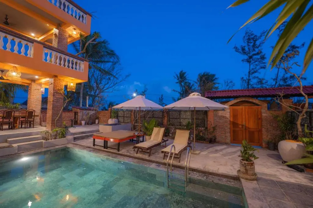 Hidden Beach Pool Villas
