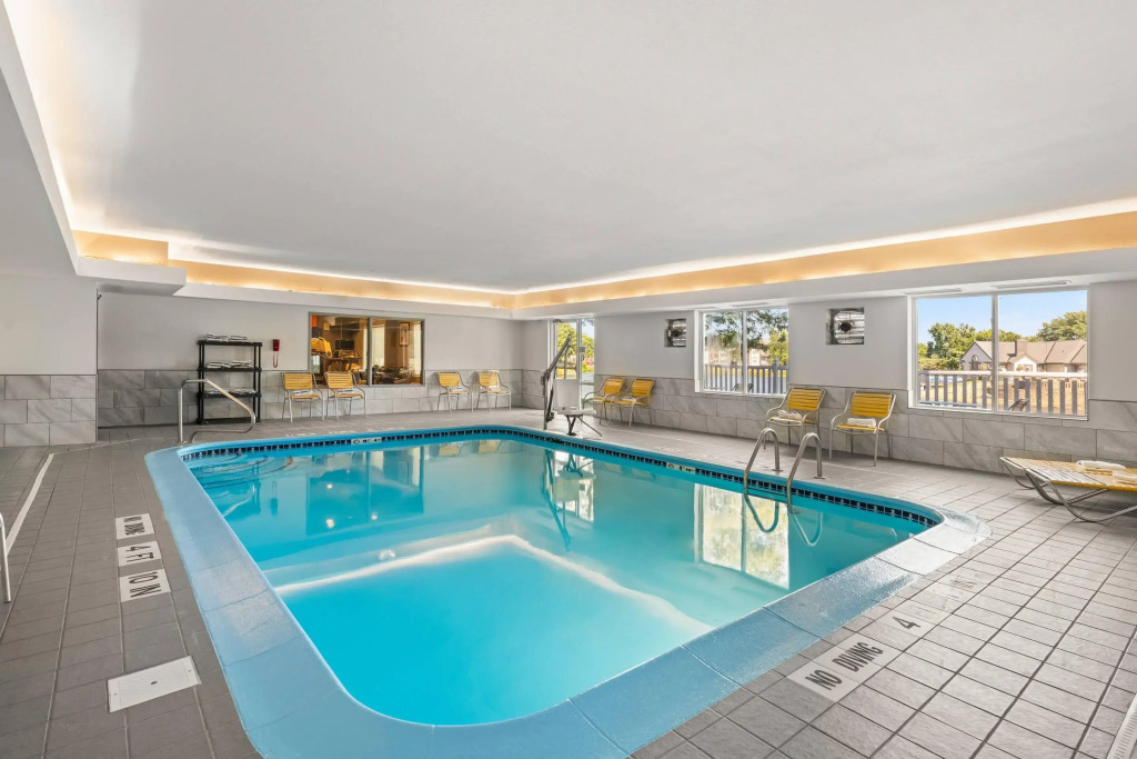 Comfort Inn & Suites Olathe - Kansas City
