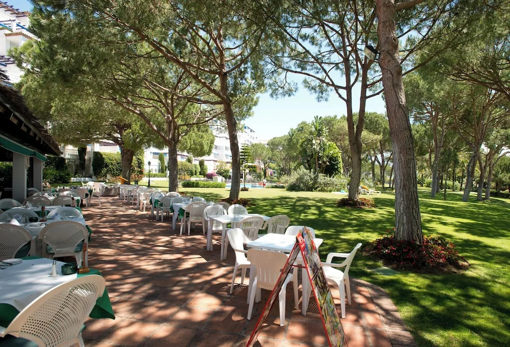 Beachfront Apt for a no Car Holiday Puerto Banus, Free Wifiparkingtvaircon