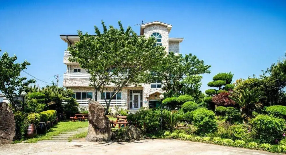 Sea & Park Pension