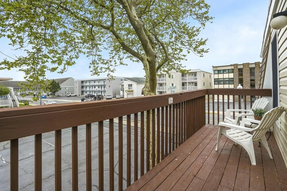 Gullway Villas 408 Unit 204 2 Bedroom Condo by Redawning
