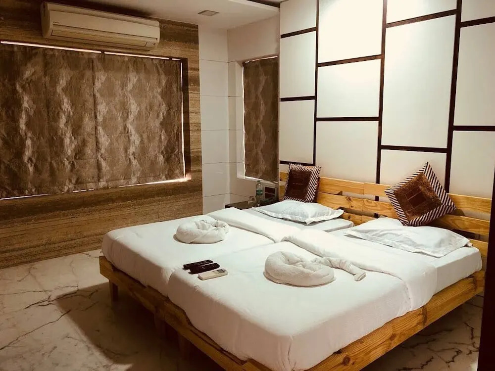 Luxury Stay Close To Worli Sea Face