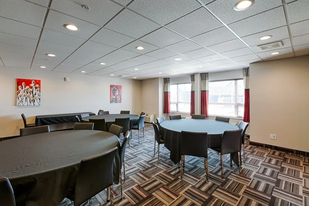 Microtel Casselman