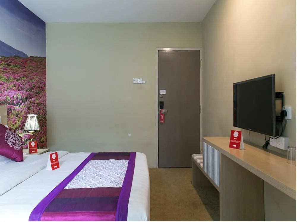 OYO 281 OM Hotel