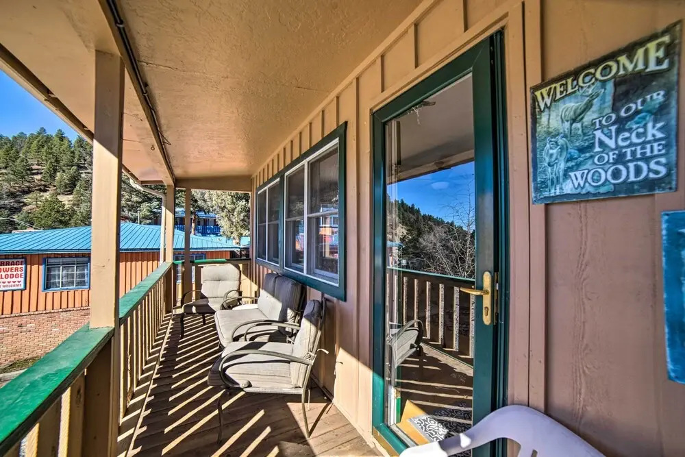 Walkable Location! Mtn-view Condo in Red River