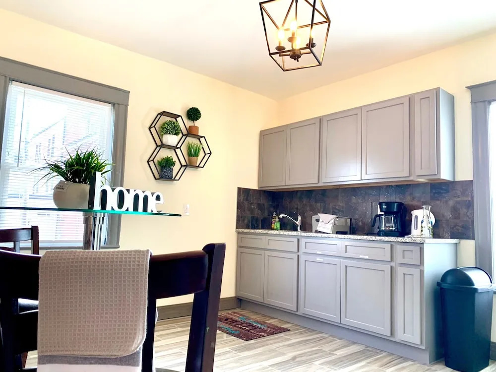 The Blackjack Duplex - Private Yard & Parking, Near Falls & Casino by Niagara Hospitality
