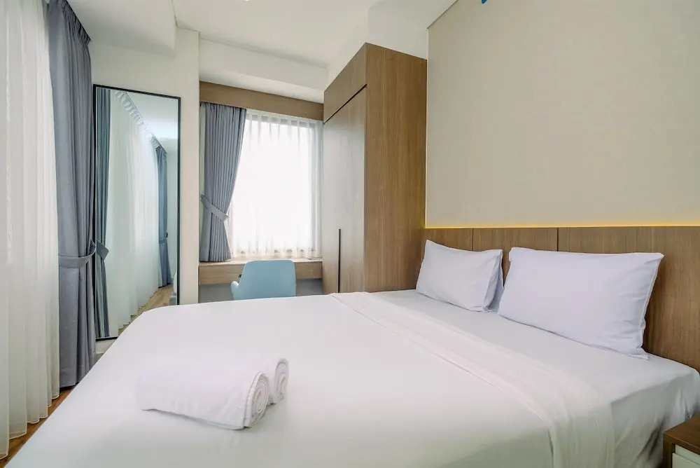 Comfortable 1Br With Extra Room At Transpark Cibubur Apartment