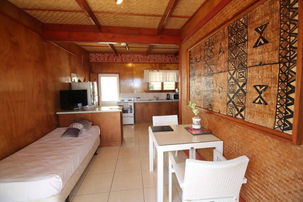 Muri Lagoon View Bungalows - Hillside Bungalow