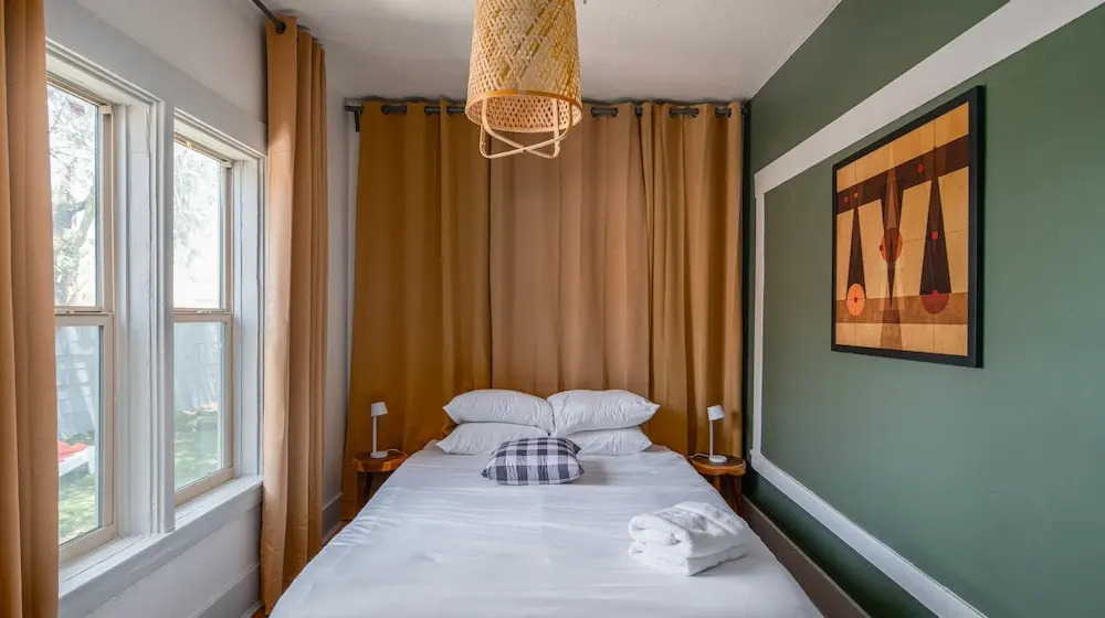 Cozy 2BR Home near Roosevelt Row by WanderJaunt
