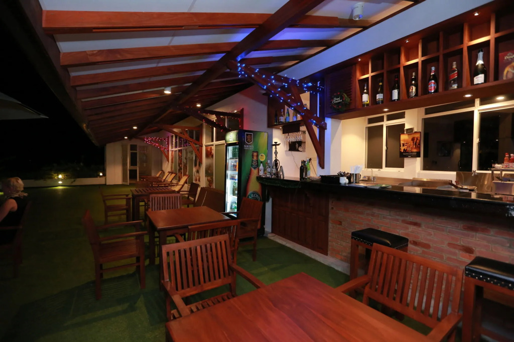 Refresh Hotel Hikkaduwa
