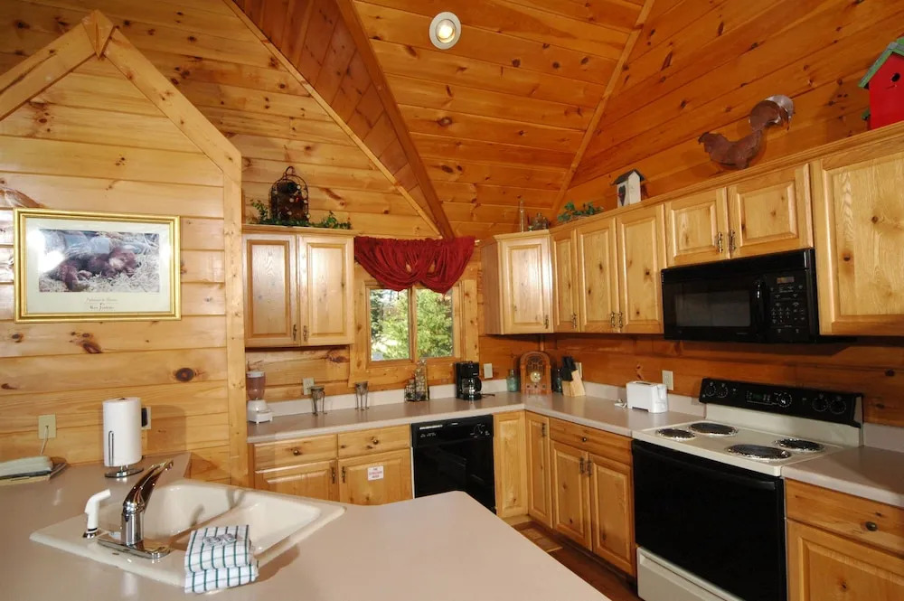 Eagles Nest 379 - Three Bedroom Cabin
