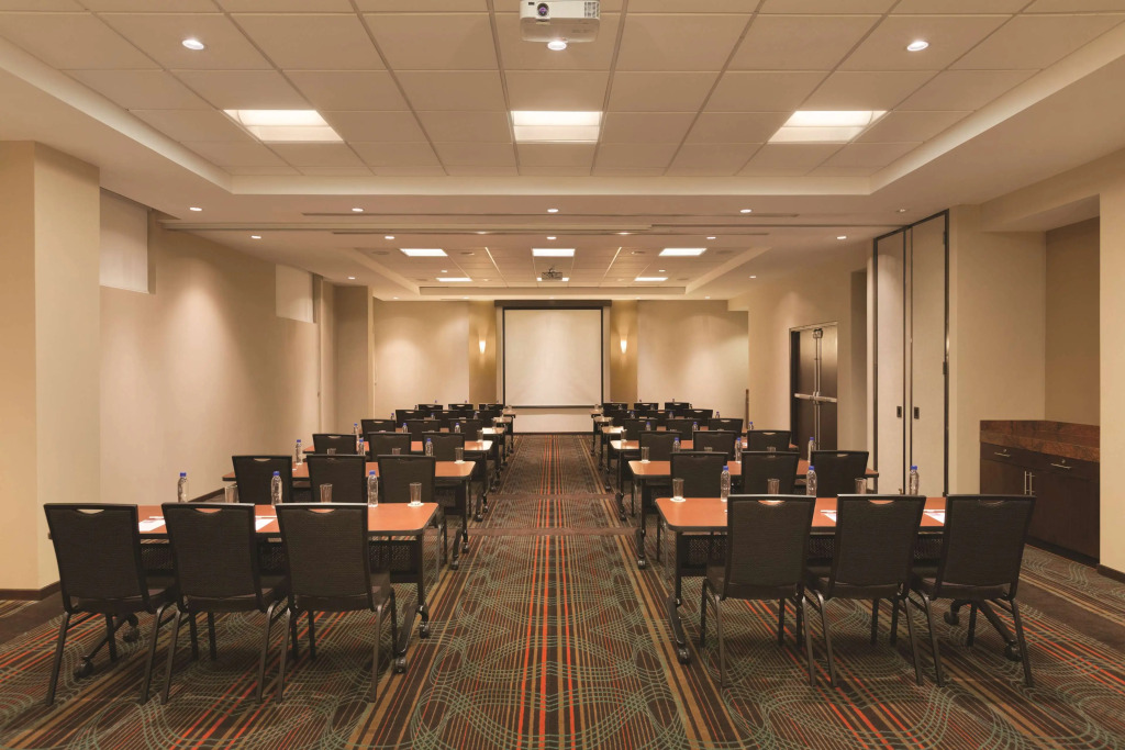Hyatt Place San Jose Pinares