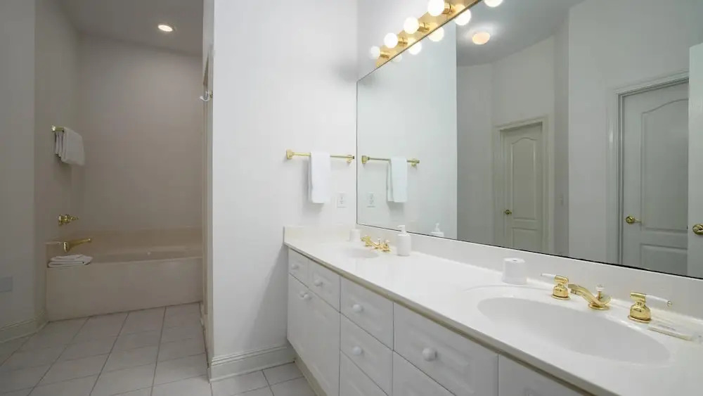 Seascape Lakefront Villas 405