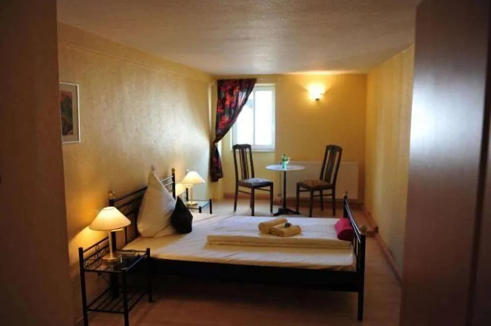 Hotel Hirsch Garni