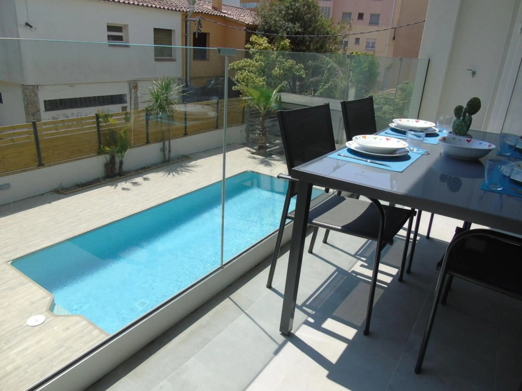 Appartement proche mer avec piscine Rosas