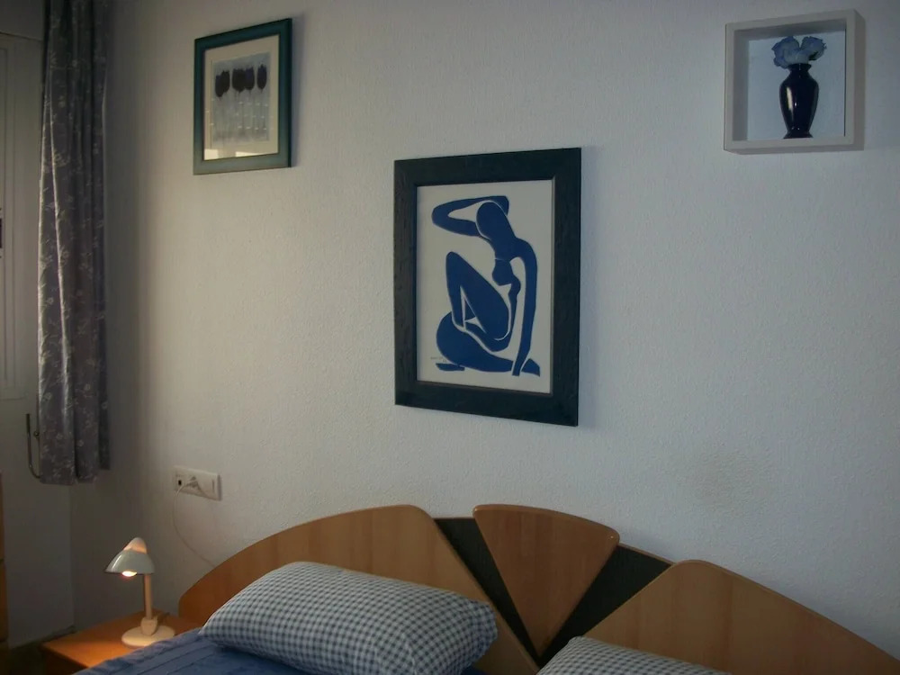 1 Bedroom Penthouse On Front Line Of The Beach