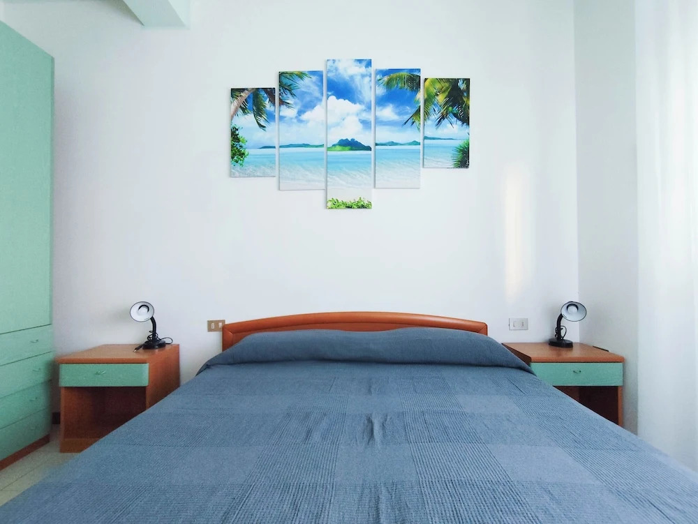 Relaxing Flat With Pool Access