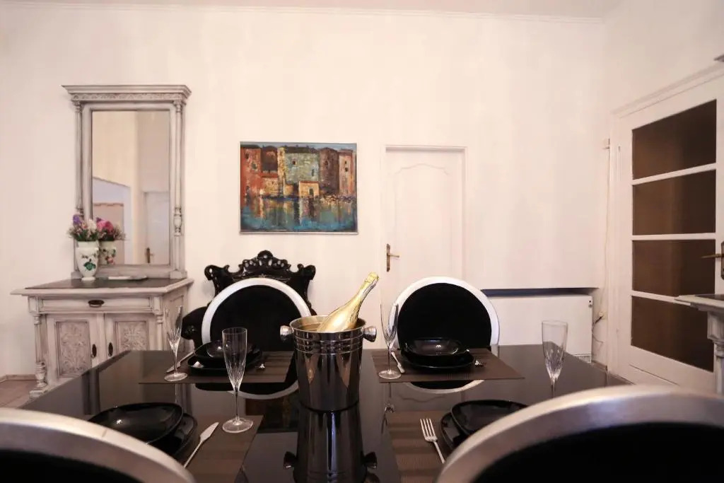 Apartment Papalić Palace