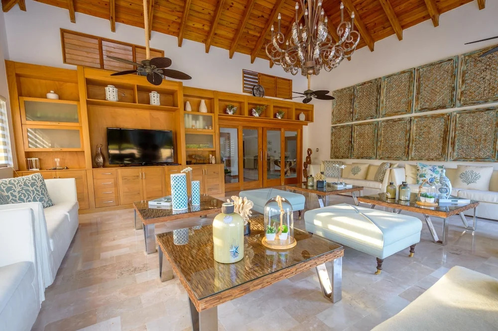 Luxurious 5-bdr villa at Casa de Campo