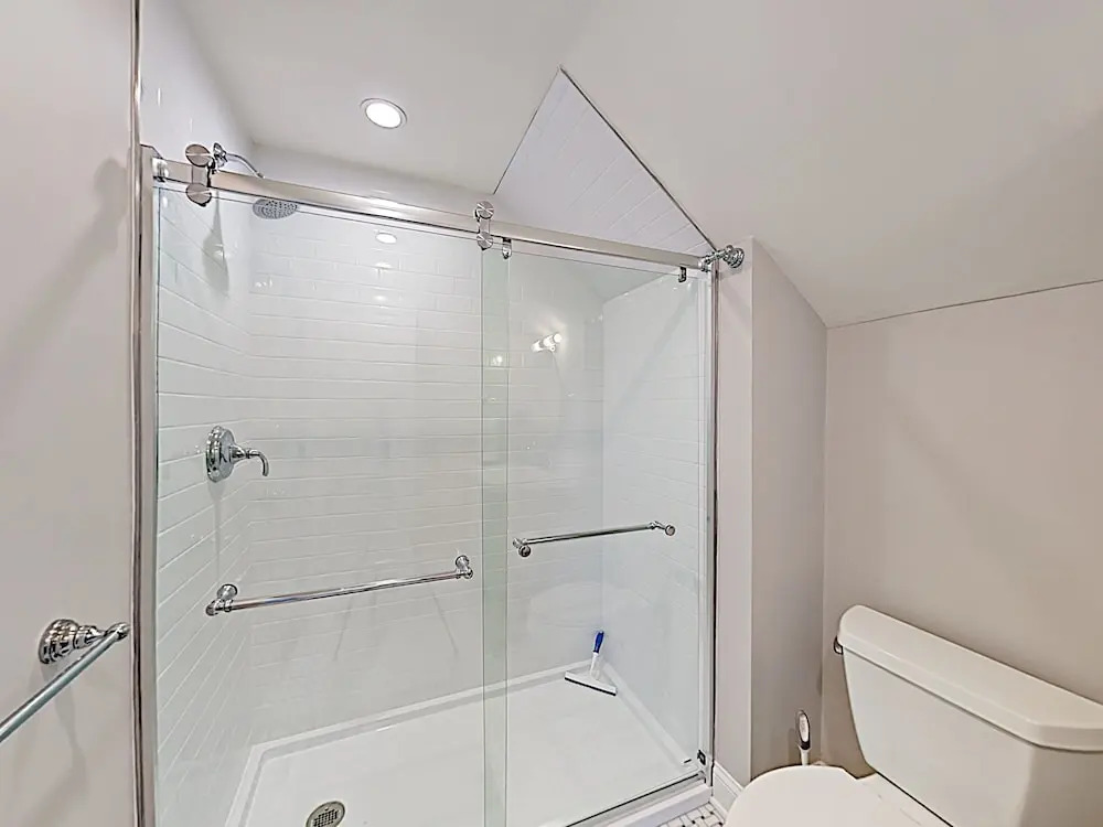 Remodeled Beach Haven W/ New Chefs Kitchen 4 Bedroom Home