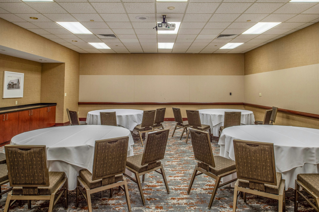 DoubleTree by Hilton Hotel St. Louis - Chesterfield