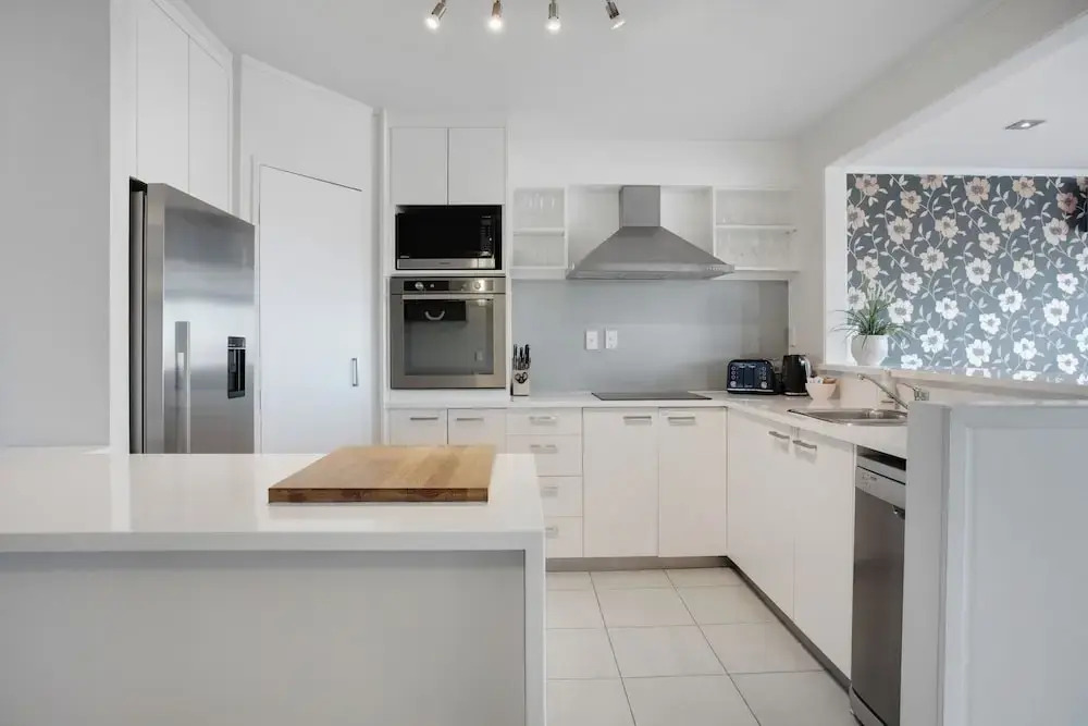 Parnell Vista 2BR Apartment with Seaview