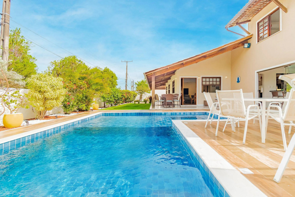 GB77 Ótima Casa 5 Quartos com Piscina e Churrasqueira - Guarajuba