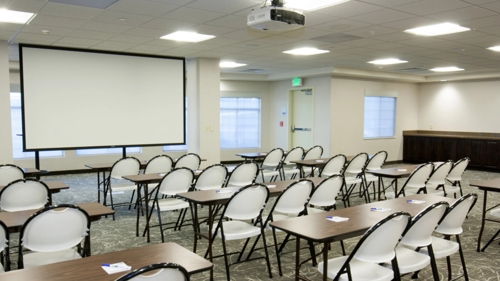 Holiday Inn Express & Suites Cheney by IHG