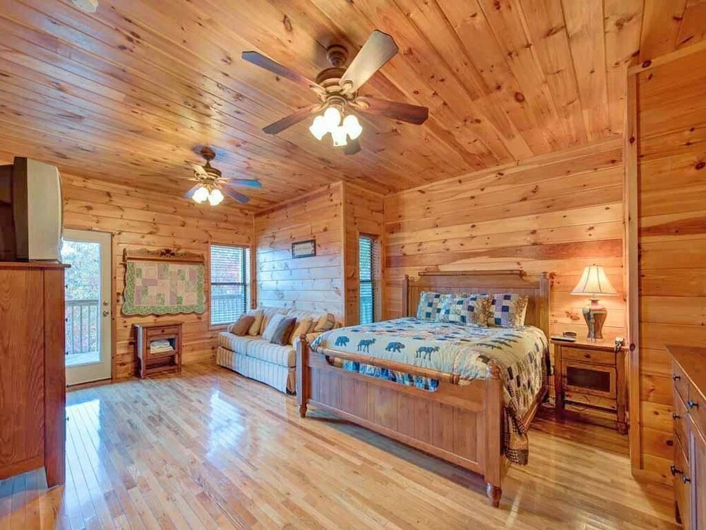 Smokerise Lodge 5 Bedroom Home with Hot Tub