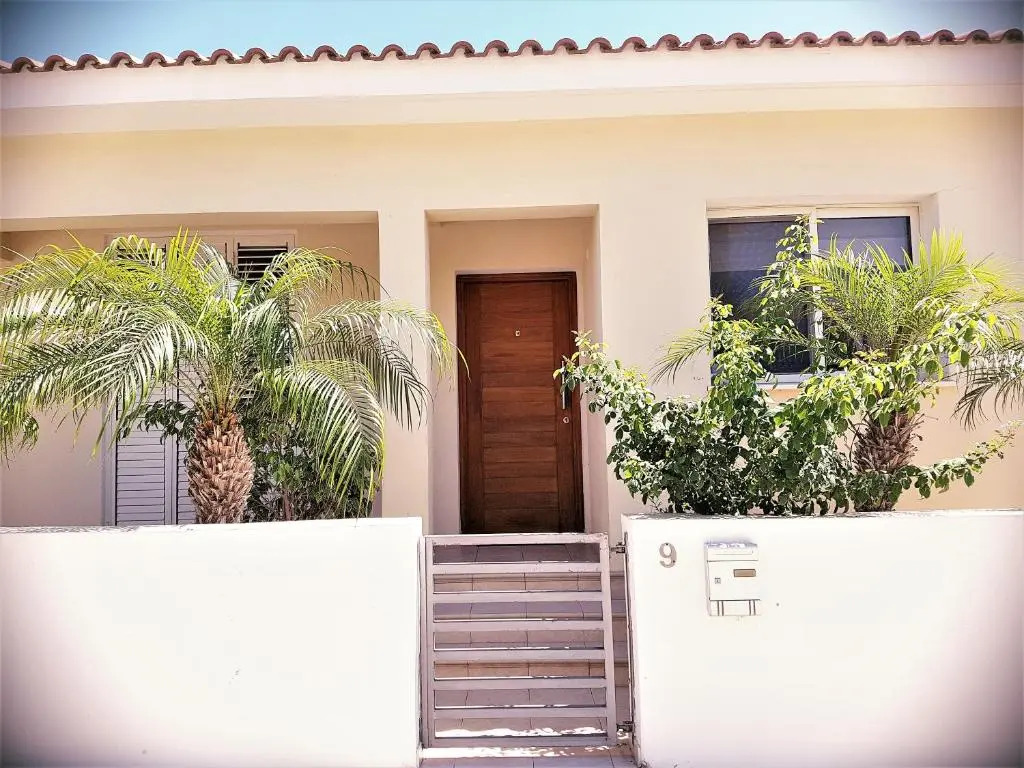 Med View Bungalows