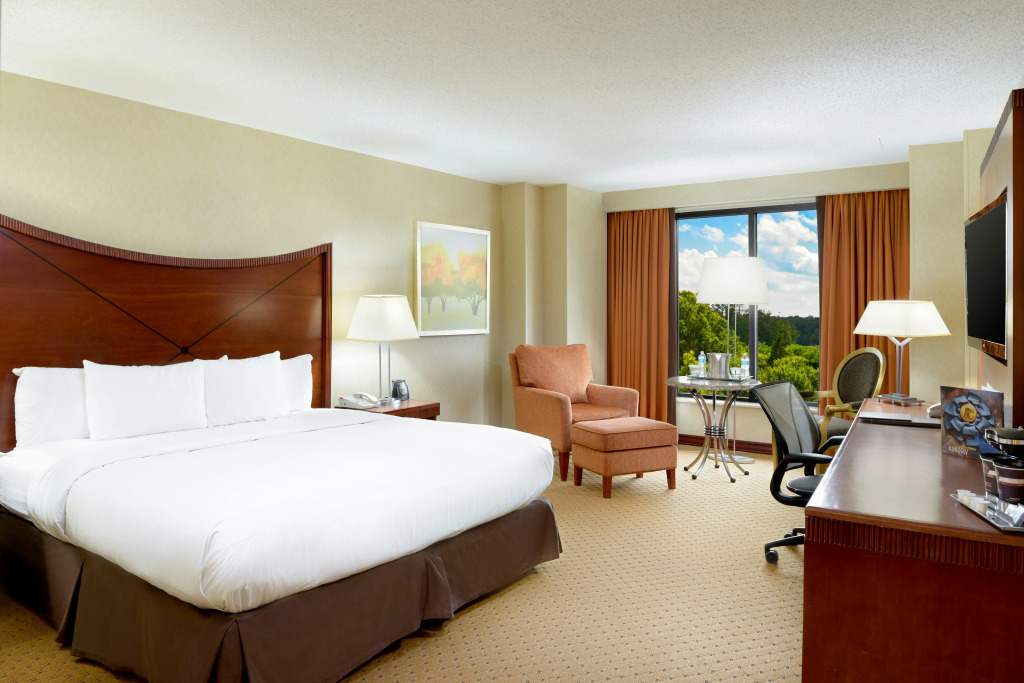 DoubleTree by Hilton Washington Dulles Airport