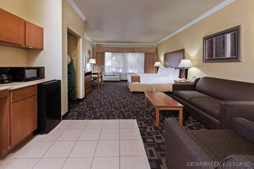 Holiday Inn Express & Suites Austin NW - Lakeline by IHG
