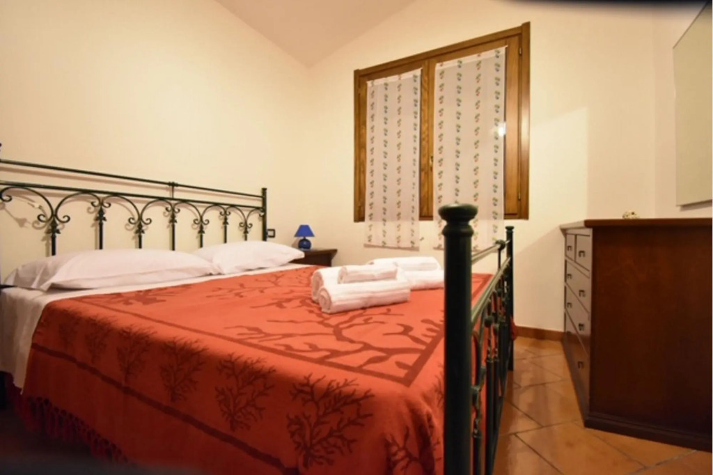 HOLIDAY HOME Marte 2 surrounded by greenery  6 beds-Casa  vacanze Marte 2