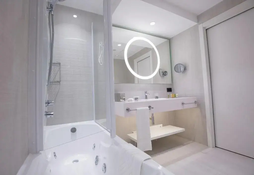 Doubletree By Hilton Pointe-Noire City Centre