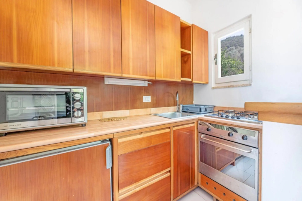 Villetta Sant'Andrea 400 meters from the beach with sea view terrace, garden and parking spaces-VILLETTA SANT'ANDREA