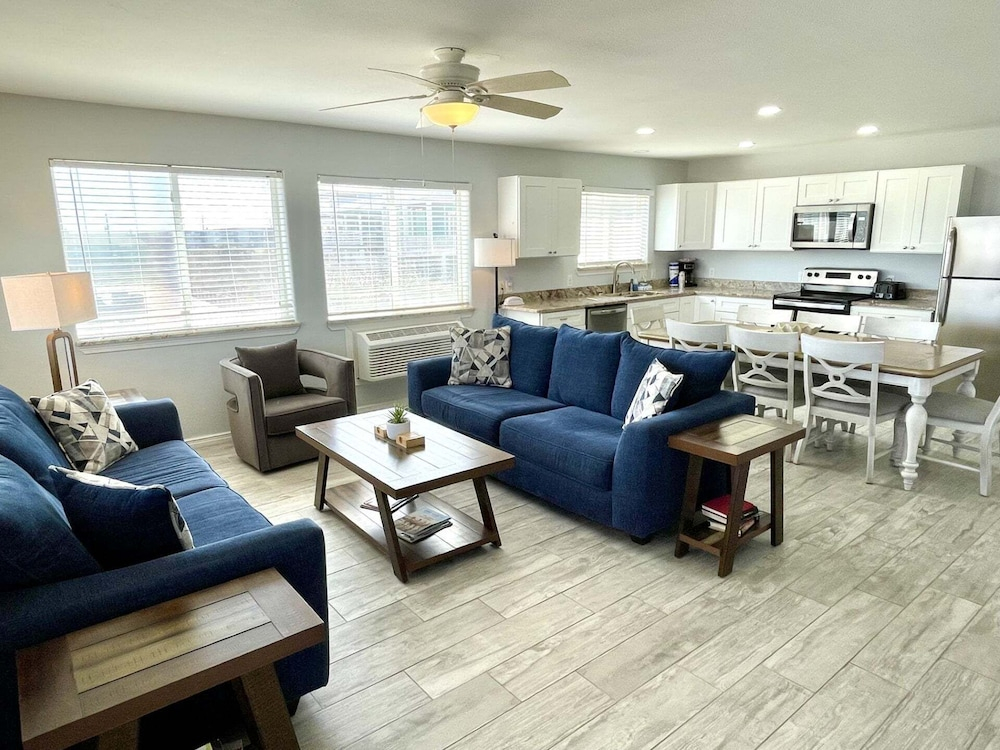 Beachgate Condo Suites And Hotel 227+229 2 Bedroom Condo