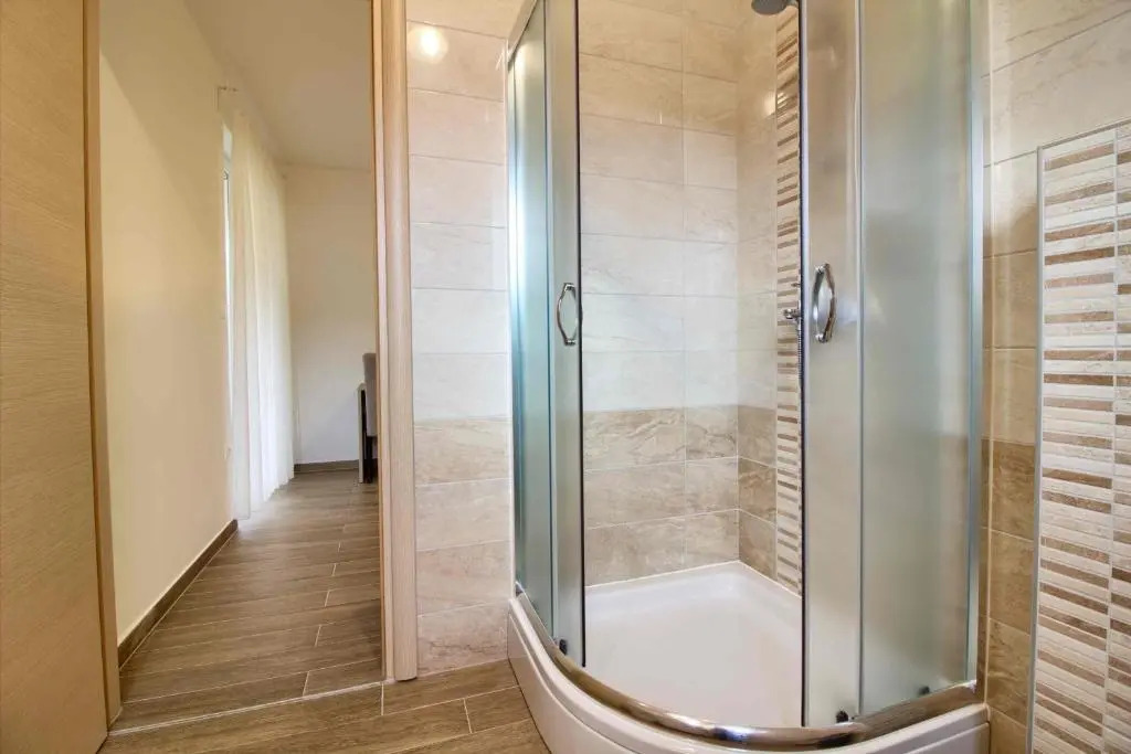 Charming villa Aurora with private pool 200m from the beach for up to 10 persons - WiiBuk