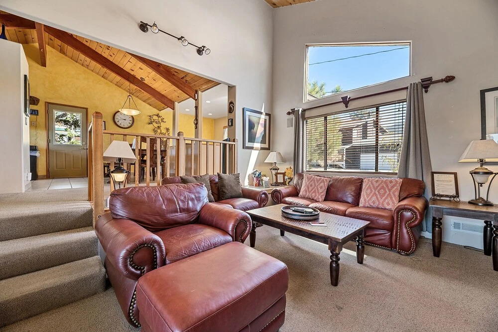 Big Bear Mountain Cabin - Spacious Mountain Home With Picturesque Views, Fast Internet! 3 Bedroom Cabin