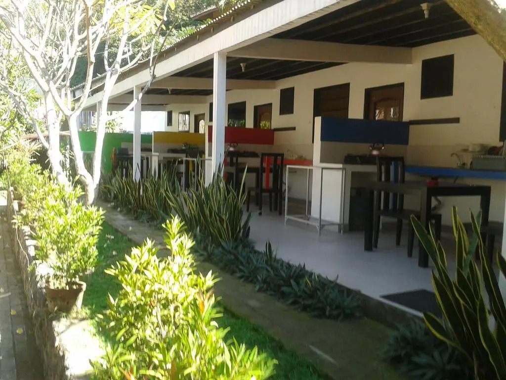 Ari Home Stay