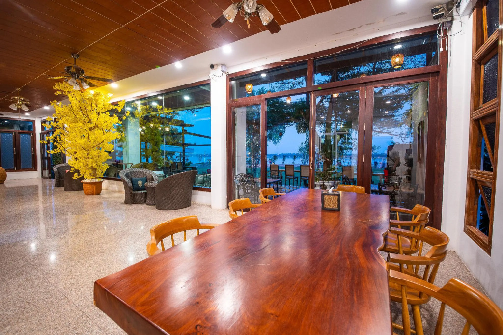 Vieng Khong Hotel