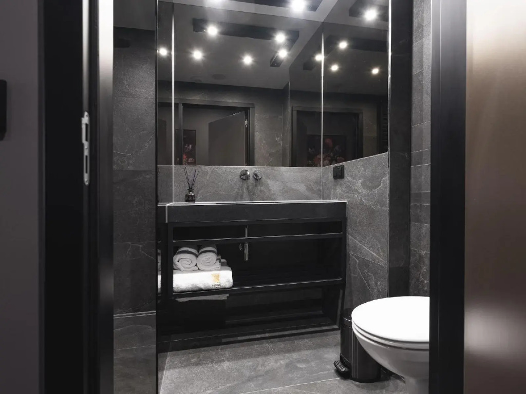 Art Suites Luxury Hotel