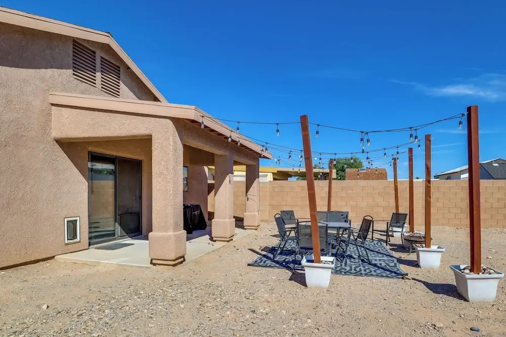 Inviting Bullhead City Gem: 3 Mi to Colorado River