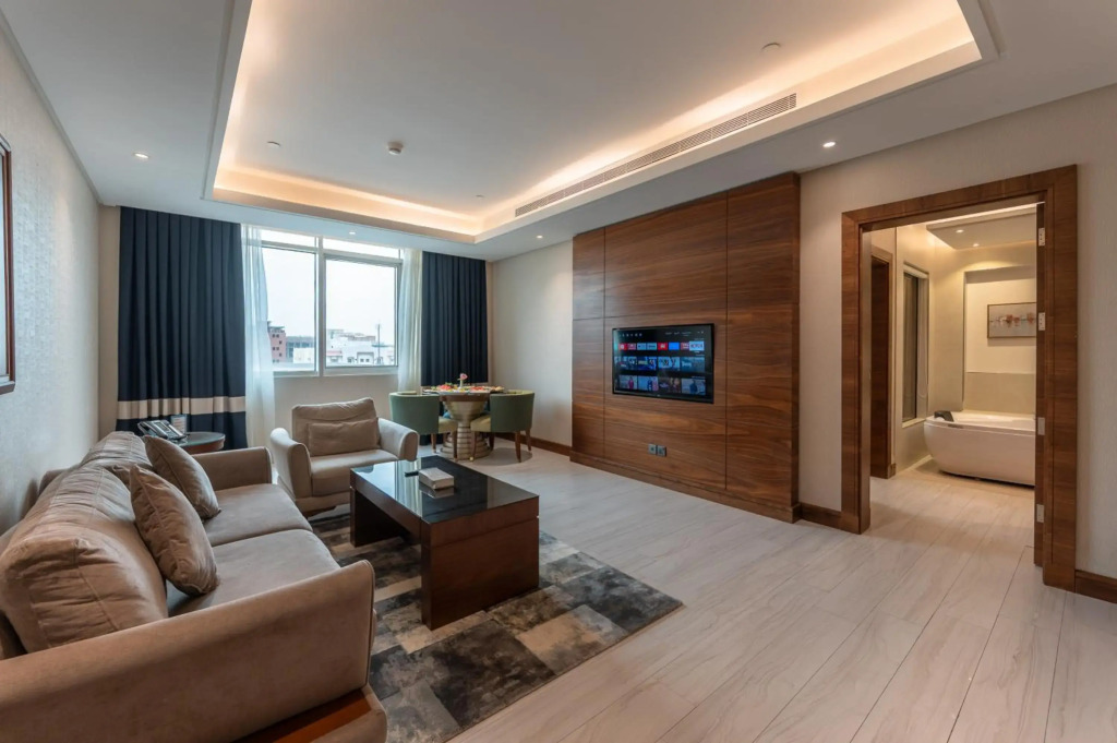 Weekend Hotel Sari