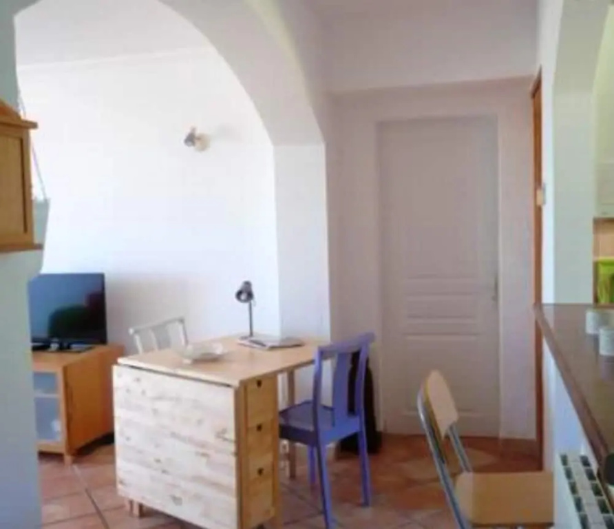 Apartment With one Bedroom in Toulon, With Wonderful sea View, Furnished Balcony and Wifi - 3 km From the Beach